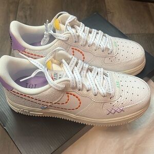 NWT Nike Air Force 1, ‘07 SE SIZE 7 women’s